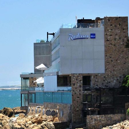 Radisson Blu Acqua Hotel & Spa Concon Exterior photo The Radisson Blu Hotel in 2011