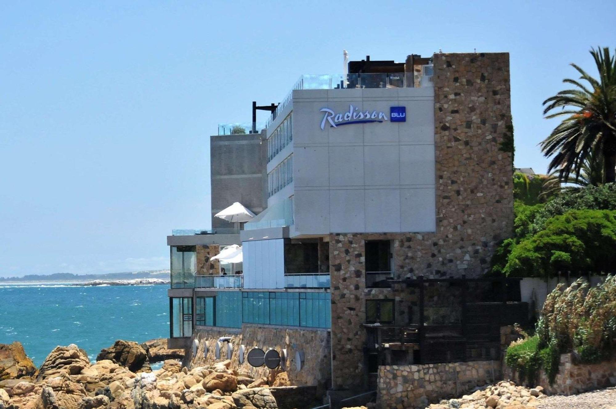 Radisson Blu Acqua Hotel & Spa Concon Exterior photo The Radisson Blu Hotel in 2011